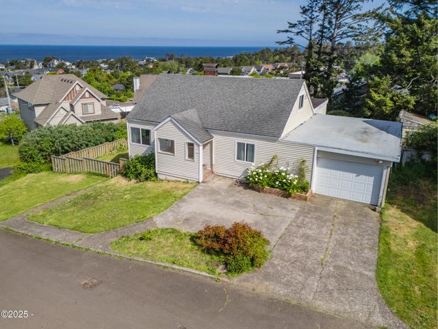1749 Ne 19th Street, Lincoln City