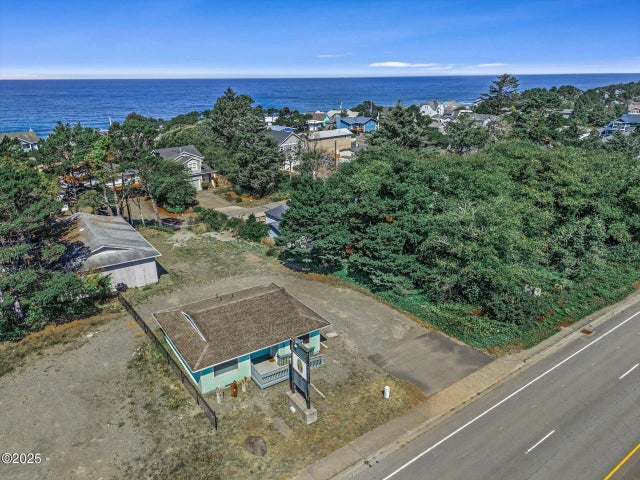 3885 N Hwy 101, Depoe Bay