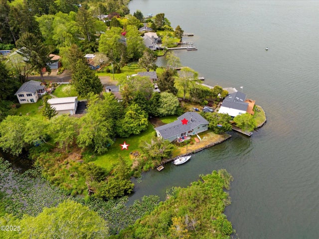 3621/3651 Ne 10th Street, Otis