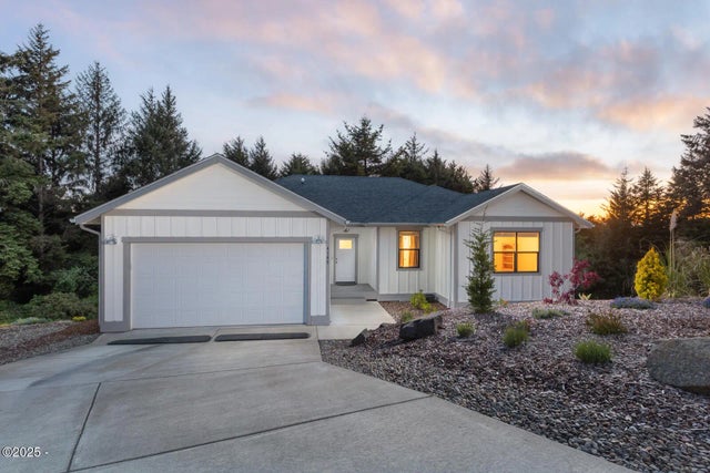 4145 Se Inlet Avenue, Lincoln City
