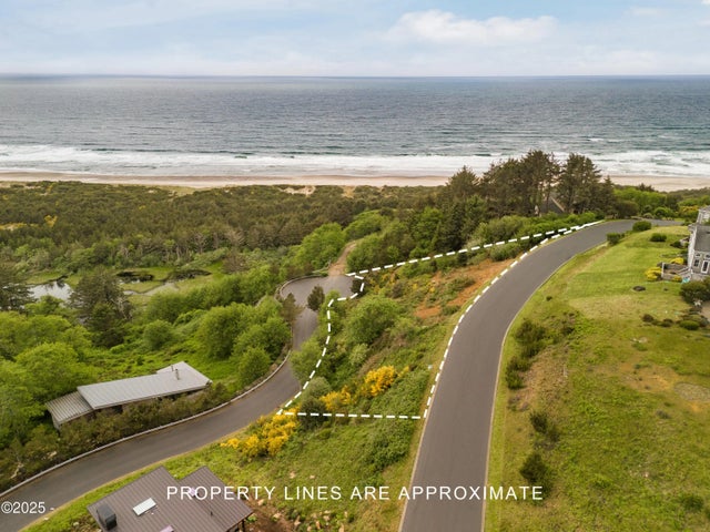 8285 Vl Sahhali Dr., Neskowin