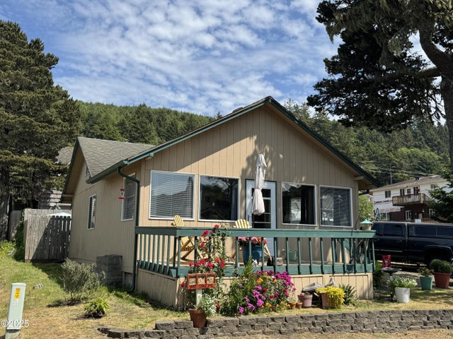 520 Spencer Avenue, Depoe Bay