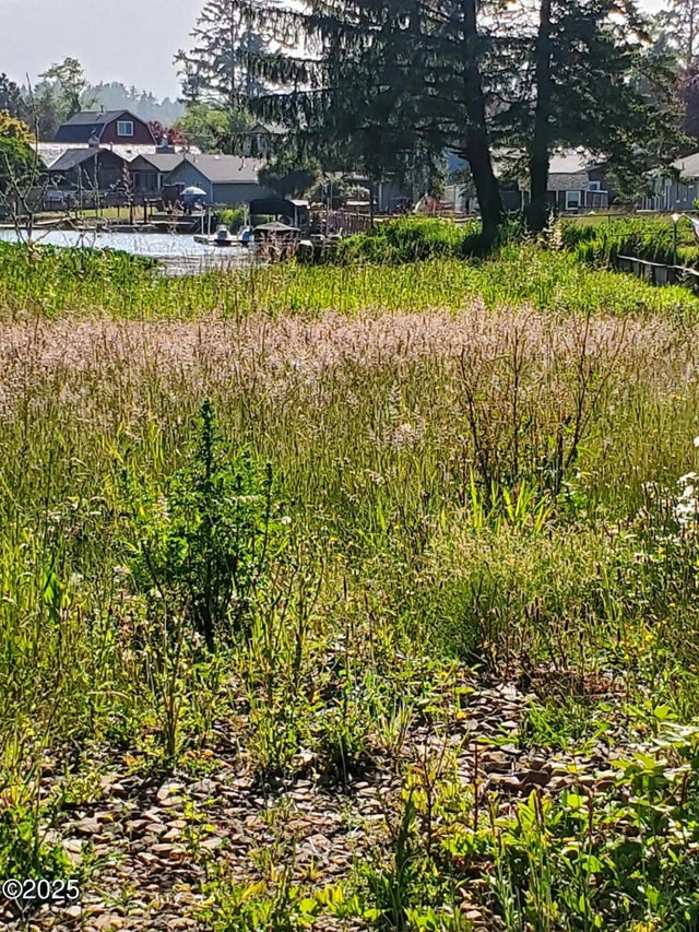 Tl1508 + Ne East Devils Lake Road, Lincoln City