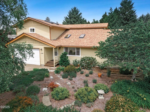 1590 Sw Fairway Drive, Waldport