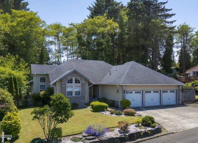 3200 Ne 30th Drive, Lincoln City