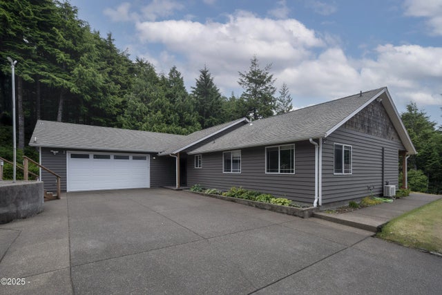 5055 Terrace Court, Waldport