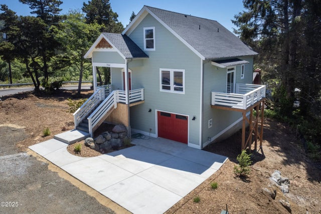784 Sw 28th Court, Lincoln City