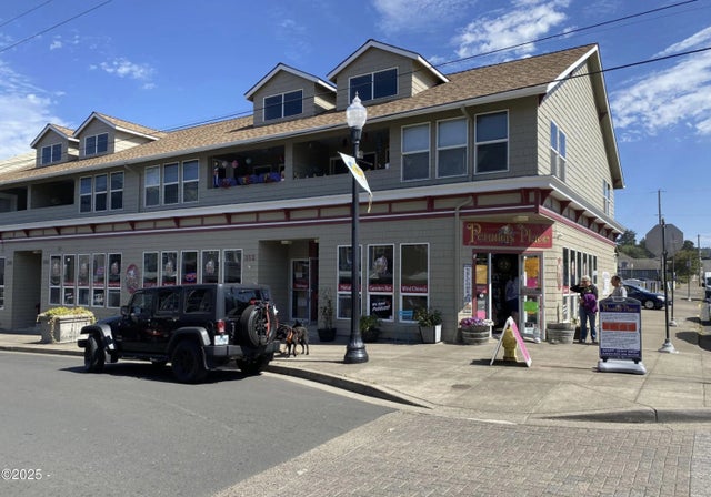 312 Nw Coast Street, Newport