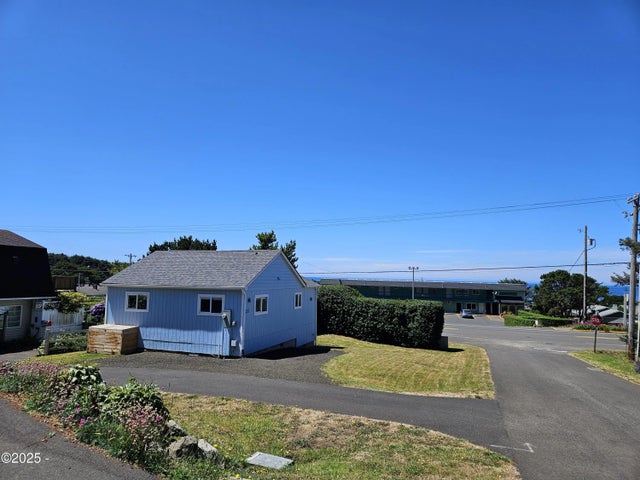 20 E 8th Street, Yachats