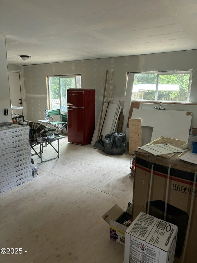 1445 S Crestline Drive, Waldport