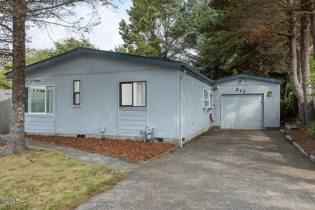 211 Ne 70th Street, Newport