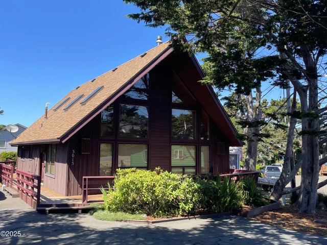 3015 Nw Keel Avenue, Lincoln City