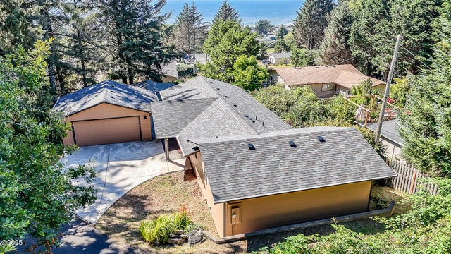 1076 King Street, Yachats