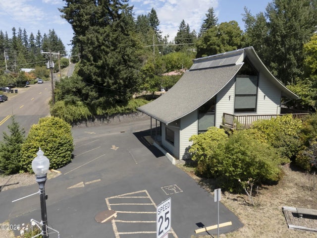 210 Ne Alder Street, Toledo