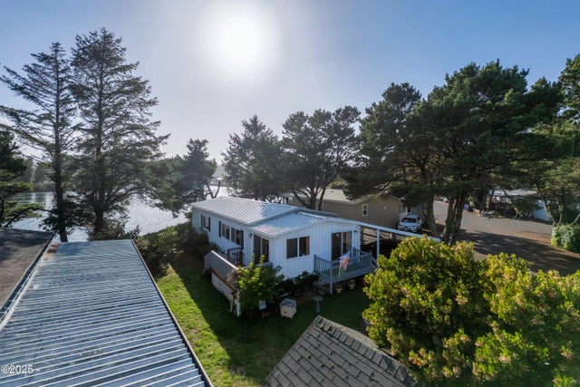 955 Ne Mill St A-7, Waldport