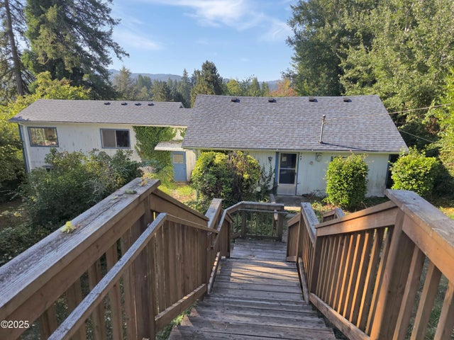 749 Se 2nd Street, Toledo