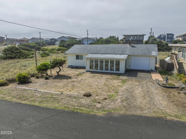 1106 Nw Pacific Way, Waldport