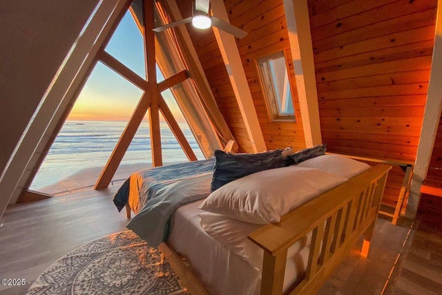 11658 Nw Pacific Coast Highway, Seal Rock