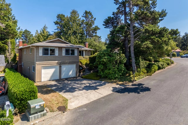 2014 Ne Crestview Drive, Newport