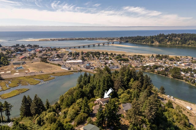 665 Ne Buker Lane, Waldport