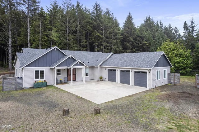 805 Sw Wakeetum Street, Waldport