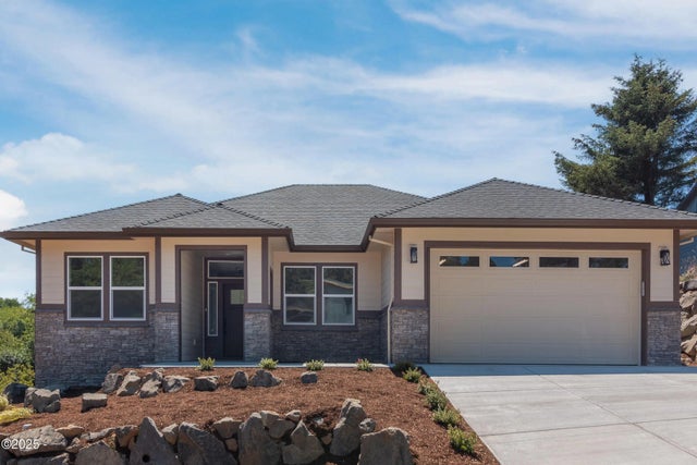 5202 Ne 51st Loop, Lincoln City