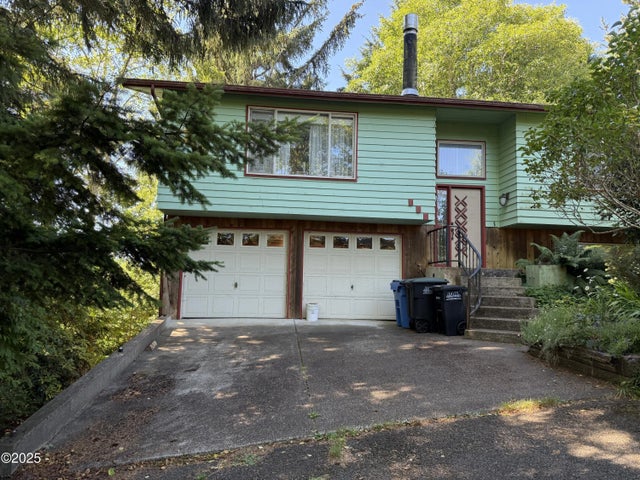 165 Se Rose Street, Waldport