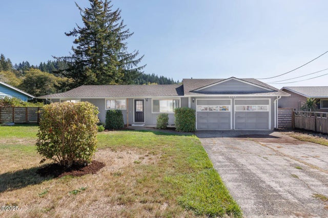 4724 Ne Loop Drive, Otis