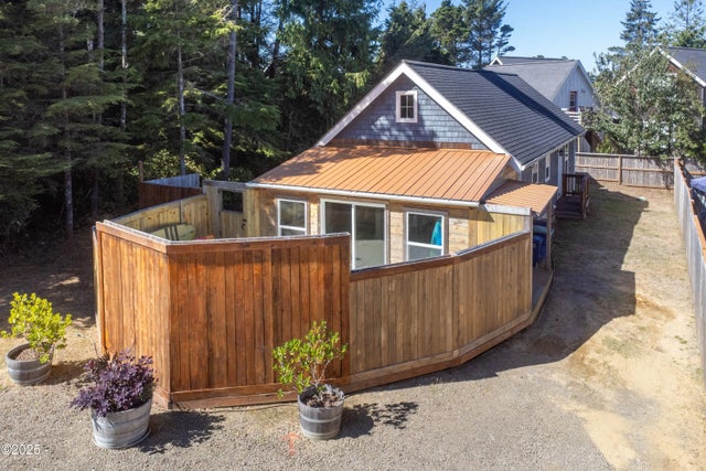 5045 N Us-101, Depoe Bay