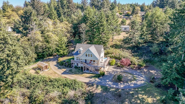 1219 Ne Newport Heights Drive, Newport