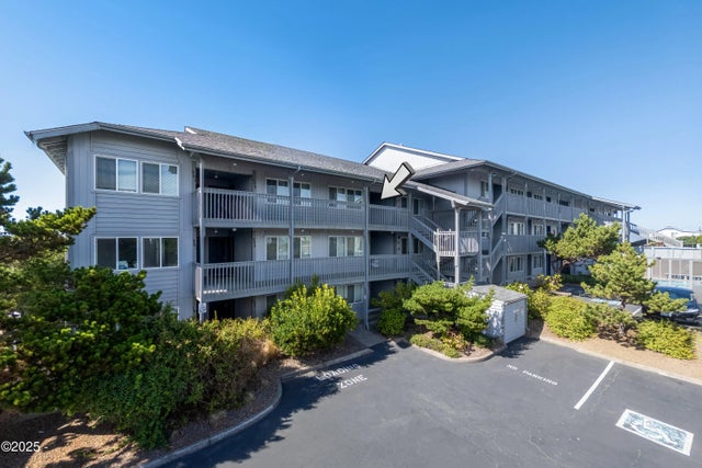 701 Nw Coast Street 303, Newport