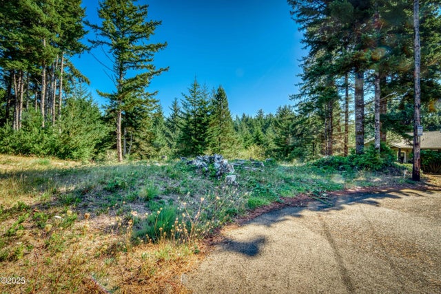 1013 Nw Salal Drive, Waldport