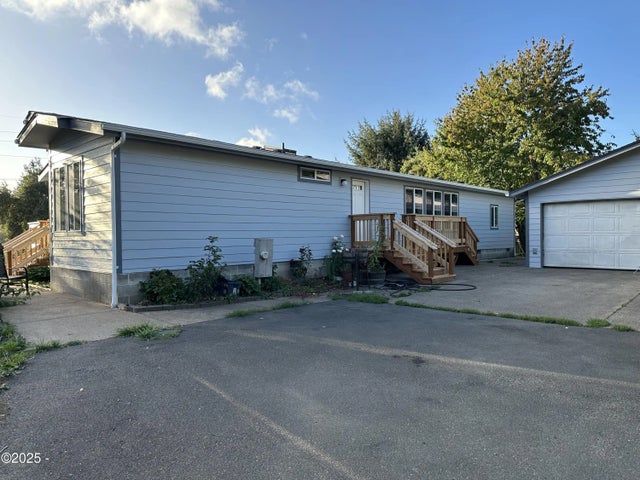 853 Sw Siletz River Drive, Siletz