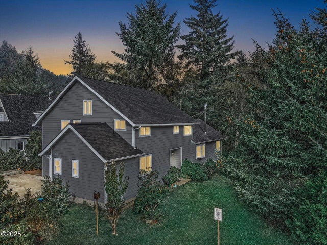 350 Combs Circle, Yachats