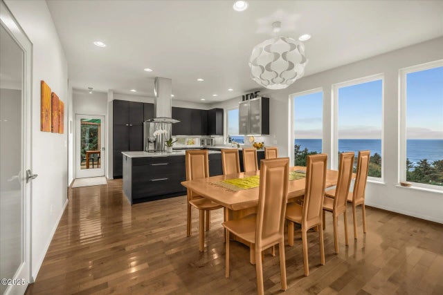 121 Greenhill Drive, Yachats