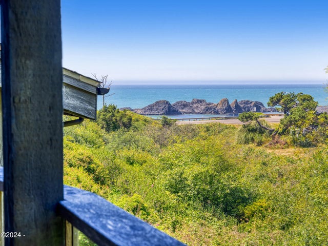 9166 Nw Seagull Way, Seal Rock