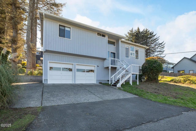 1810 Ne 18th St, Lincoln City