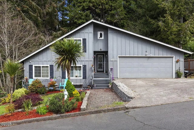 853 Ne Lakewood Drive, Newport