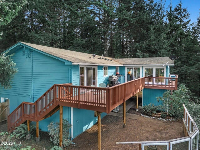 100 Ne Waldport Heights Drive, Waldport