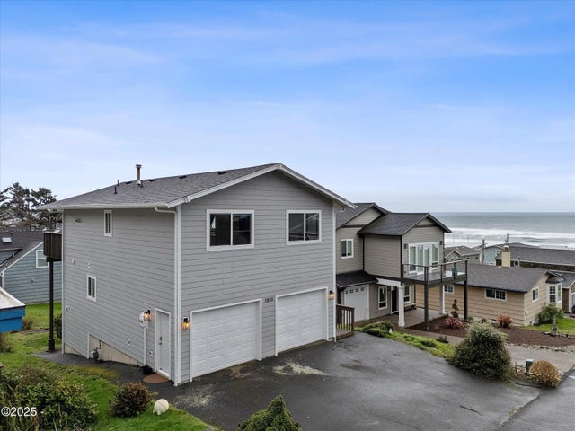 1910 Ne 68th Street, Lincoln City