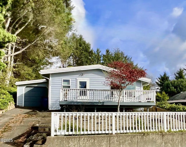 3522 Ne Quay Avenue, Lincoln City