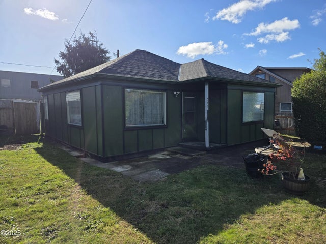 546 Ne 3rd Street, Newport