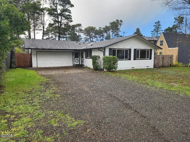 3735 Sea Mist Avenue, Depoe Bay