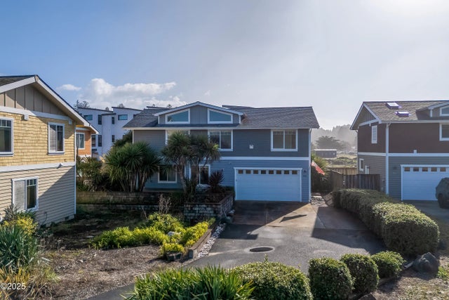 255 Nw Fayette Street, Waldport