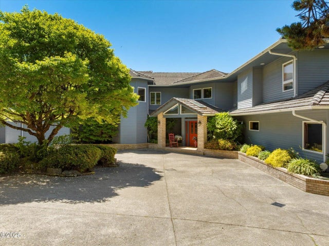 7088 Nw Pacific Coast Highway, Seal Rock