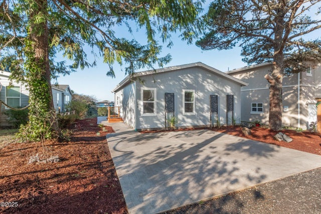 265 Se Hazelton Place, Depoe Bay