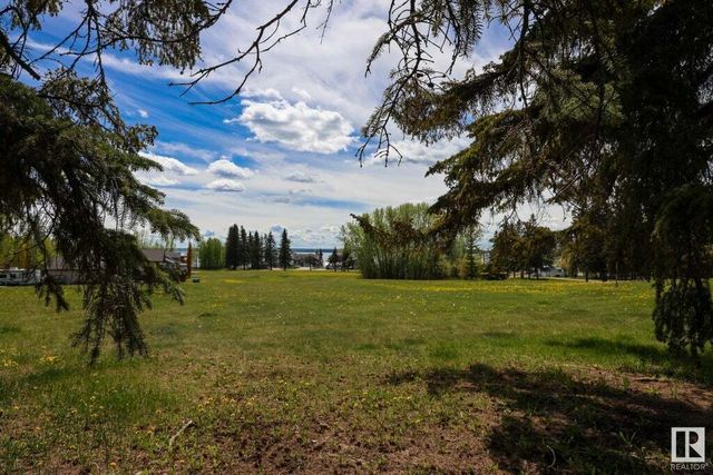 101 1 Street, Rural Lac Ste. Anne County