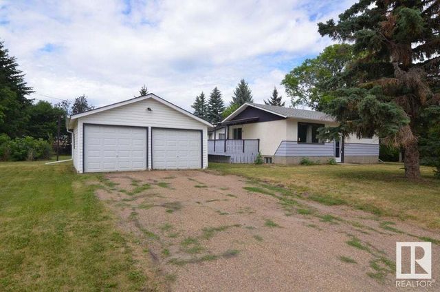 5103 56 Avenue, Tofield