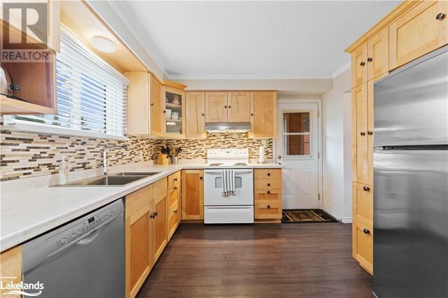 232 Oriole Crescent, Gravenhurst