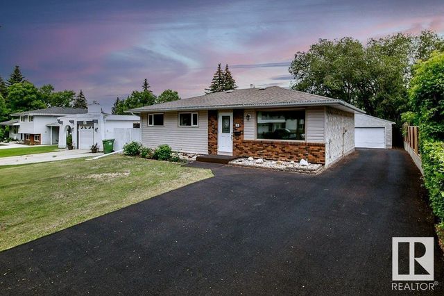 39 Greenbrier Crescent, St. Albert